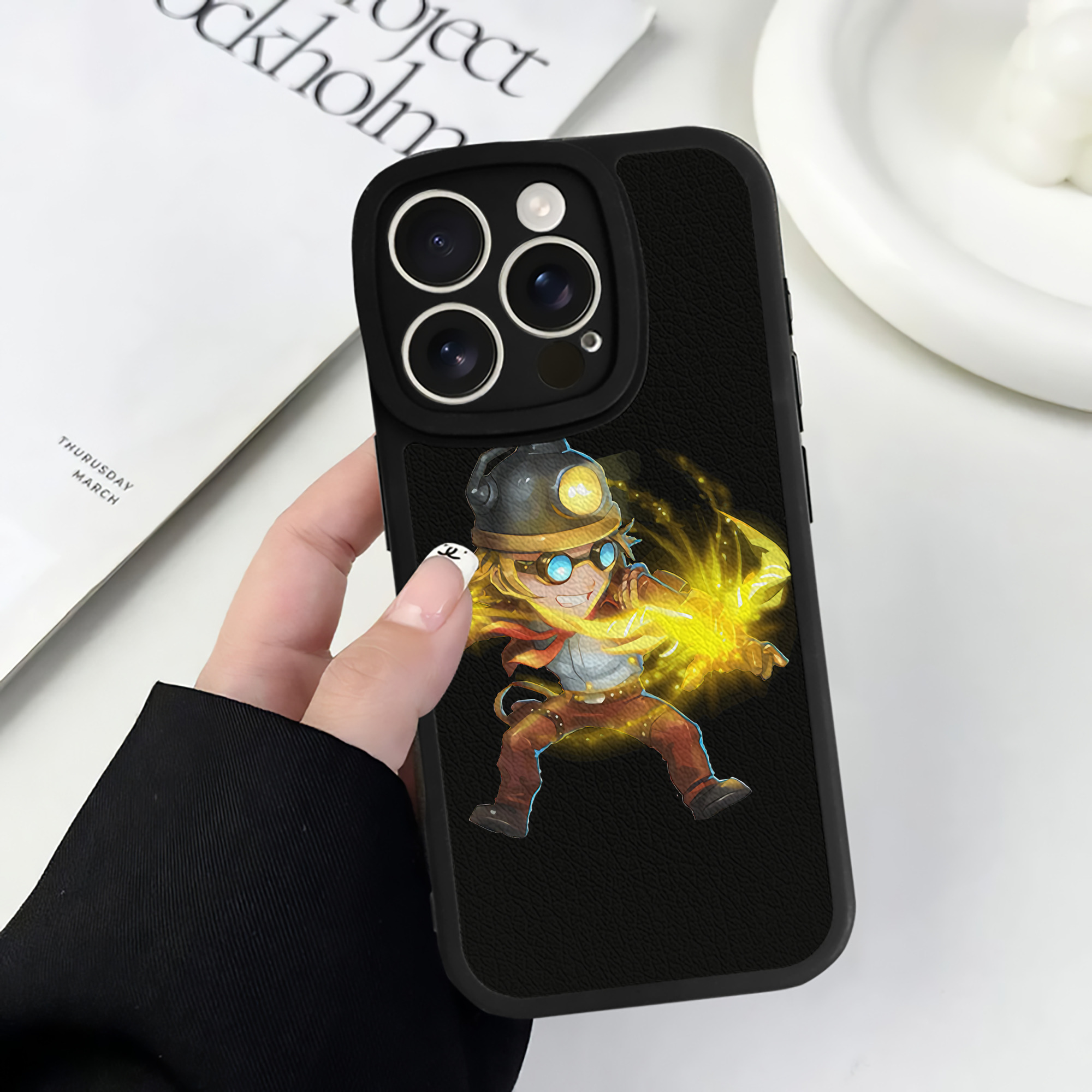 リーグ・オブ・レジェンド League of Legends LOL 【iPhone 16シリーズ対応】シリコンスマホケース（レザー調） 材質：シリコン